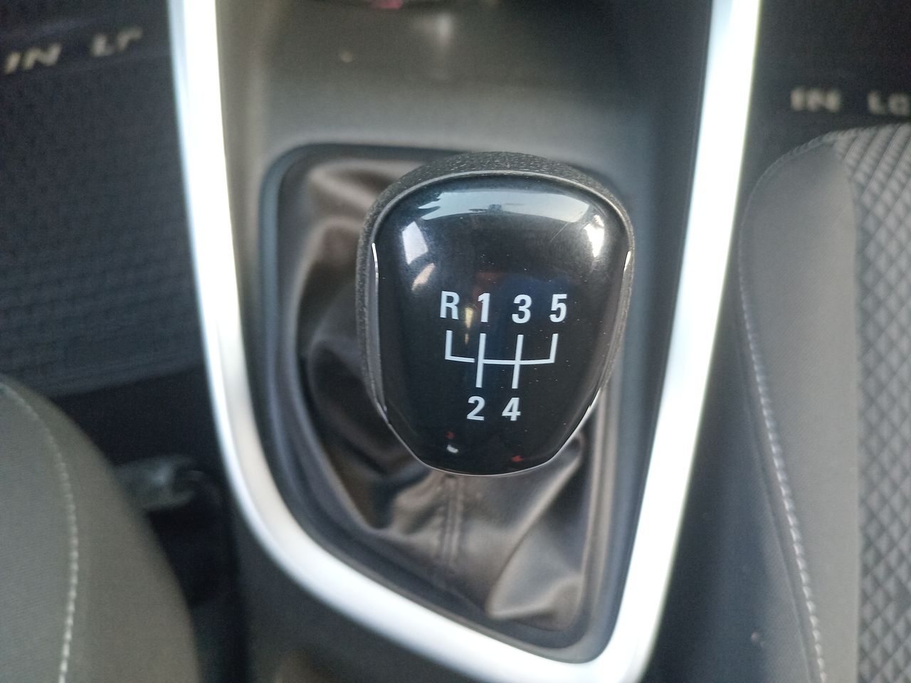 CHEVROLET - 32