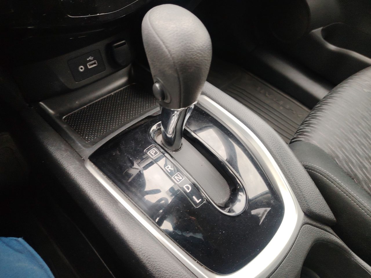 NISSAN - 20