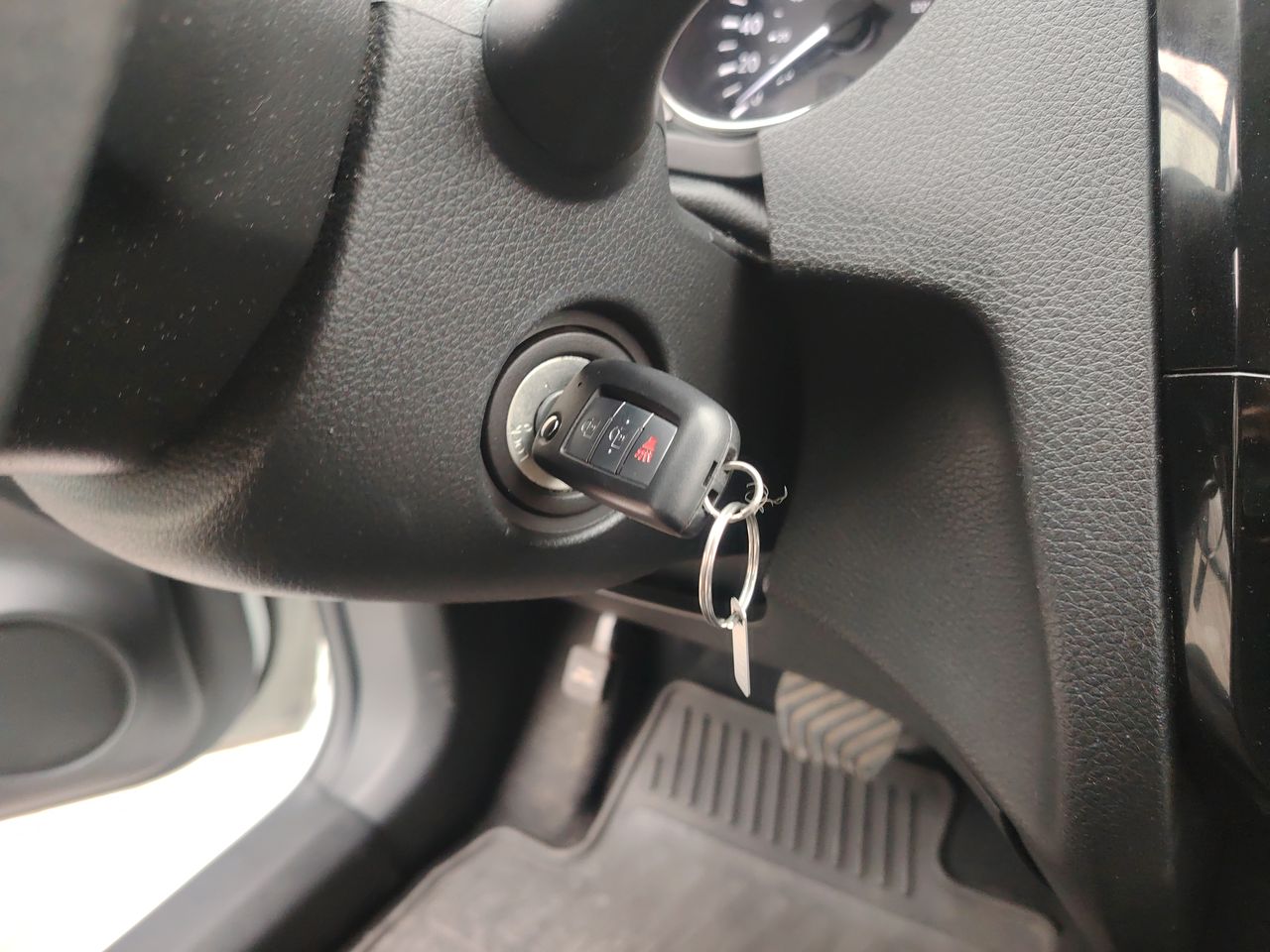 NISSAN - 24