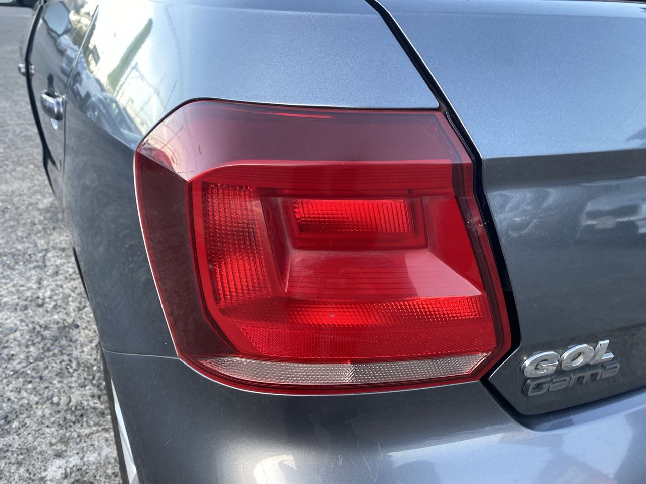 VOLKSWAGEN - 12