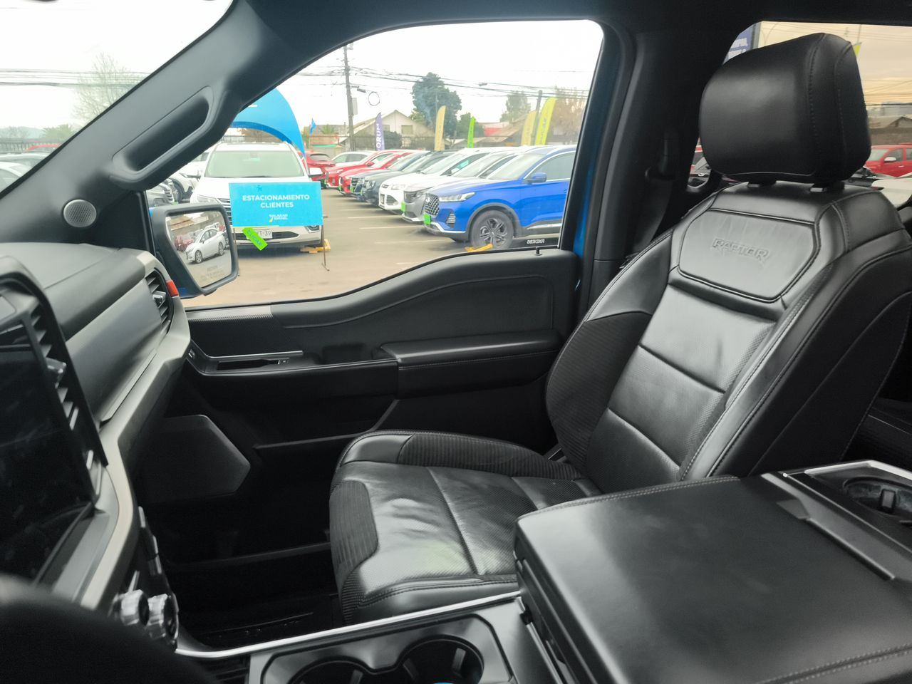 Ford F-150 Raptor — foto 33 de 35