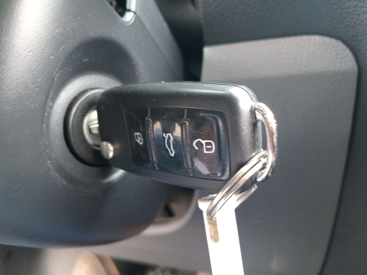 VOLKSWAGEN - 25