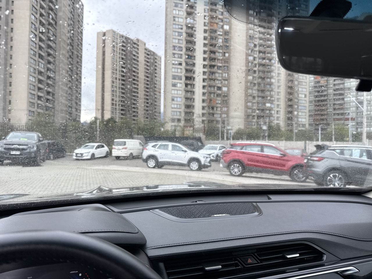 Geely Azkarra — foto 24 de 26