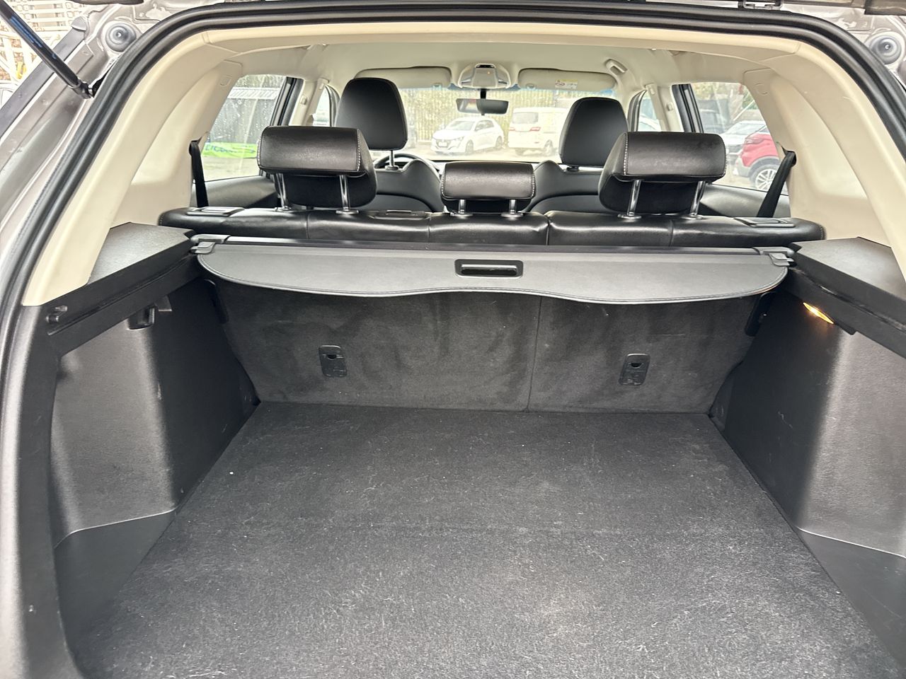 Geely Azkarra — foto 13 de 26