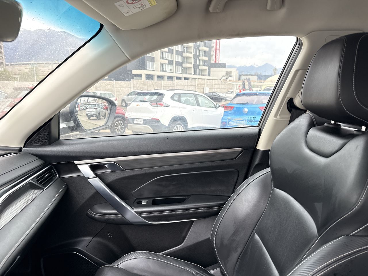Geely Azkarra — foto 3 de 26