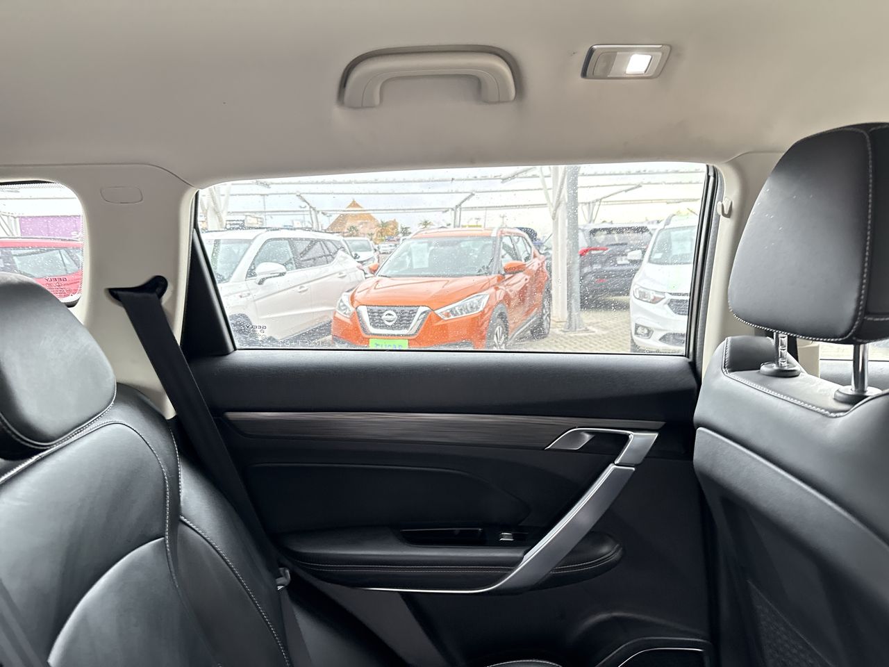Geely Azkarra — foto 7 de 26