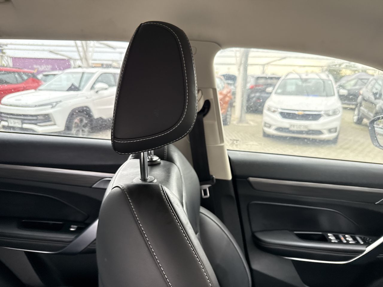 Geely Azkarra — foto 8 de 26