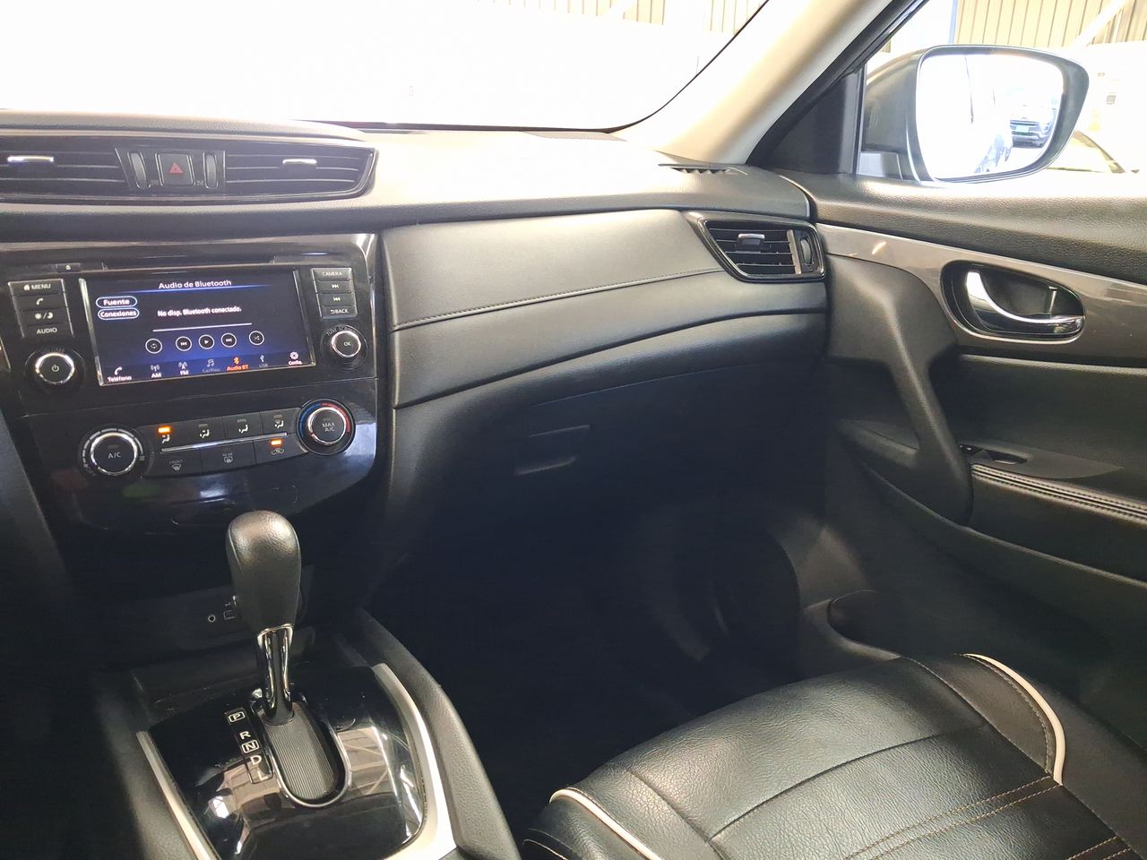 NISSAN - 4