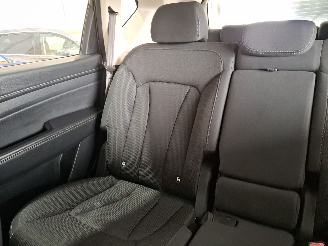 SSANGYONG - 12
