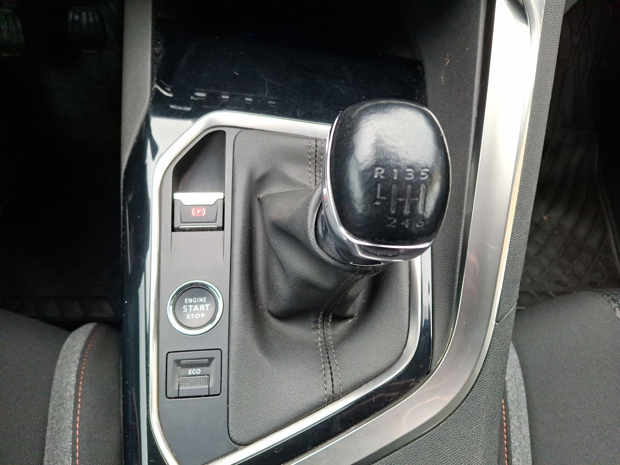 Land Rover Range Rover Evoque — foto 31 de 35