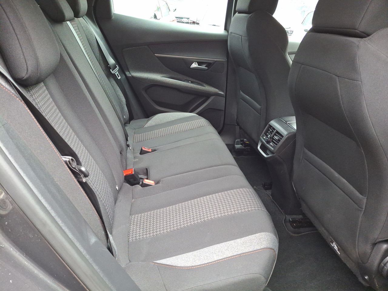 Land Rover Range Rover Evoque — foto 34 de 35