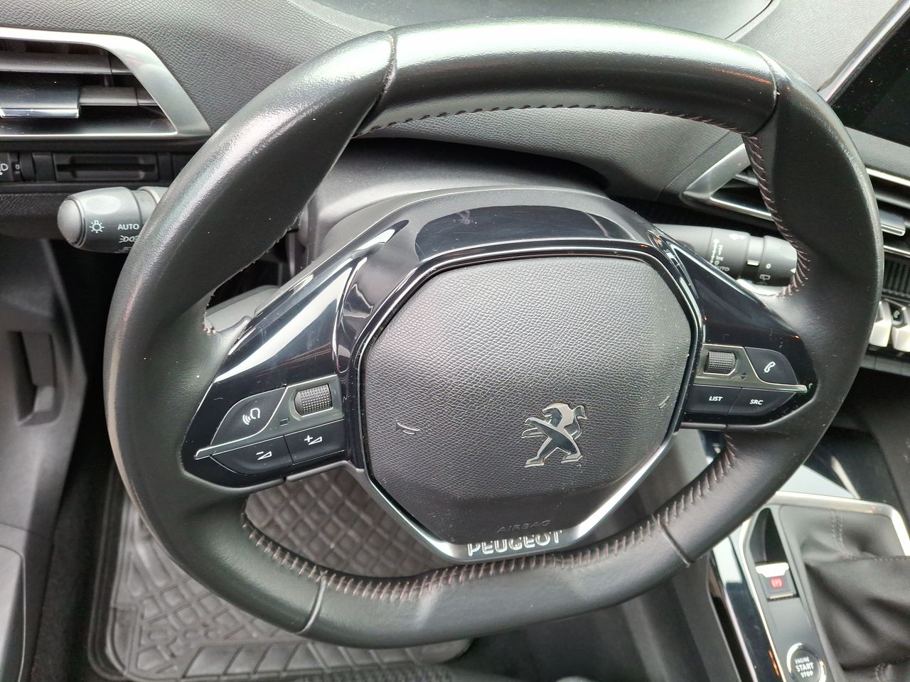 Land Rover Range Rover Evoque — foto 25 de 35