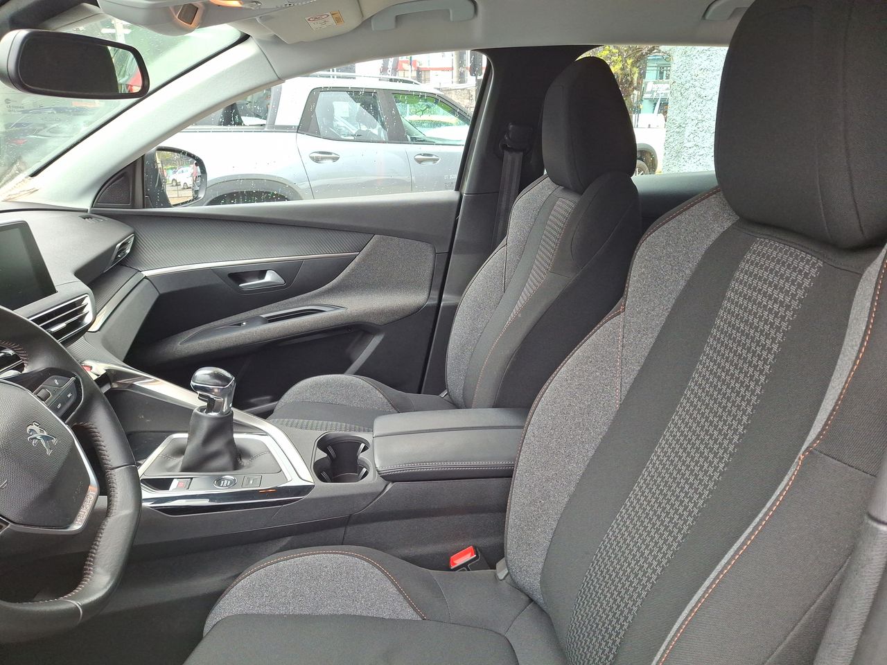Land Rover Range Rover Evoque — foto 12 de 35