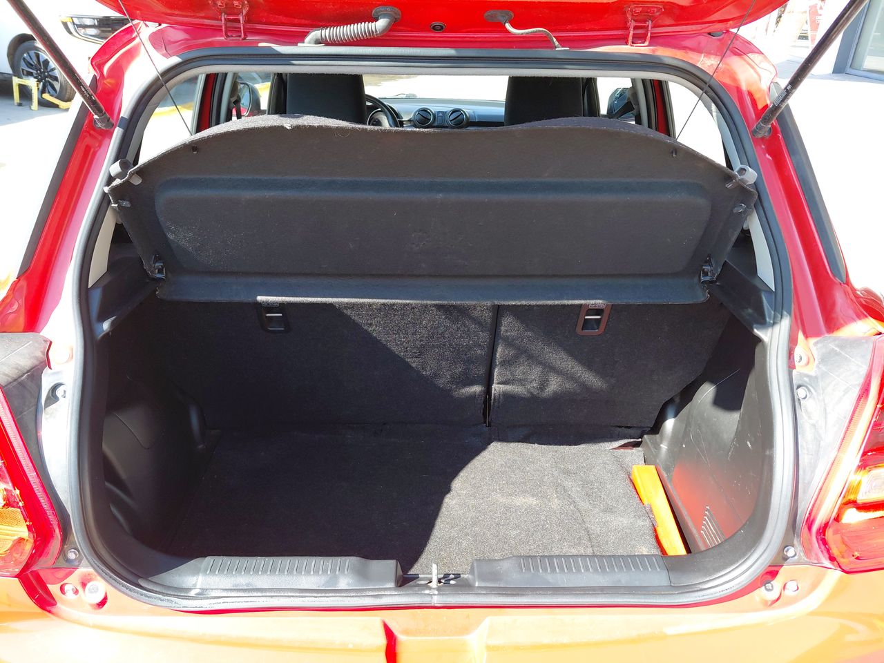 BMW 118I — foto 14 de 25