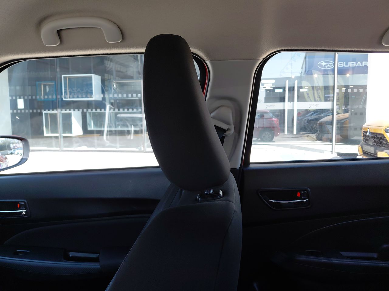 BMW 118I — foto 4 de 25