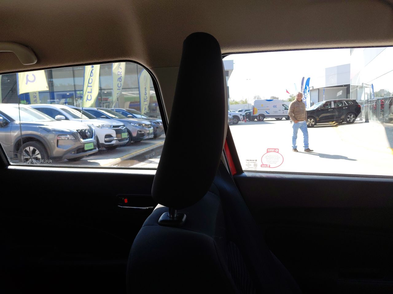BMW 118I — foto 8 de 25