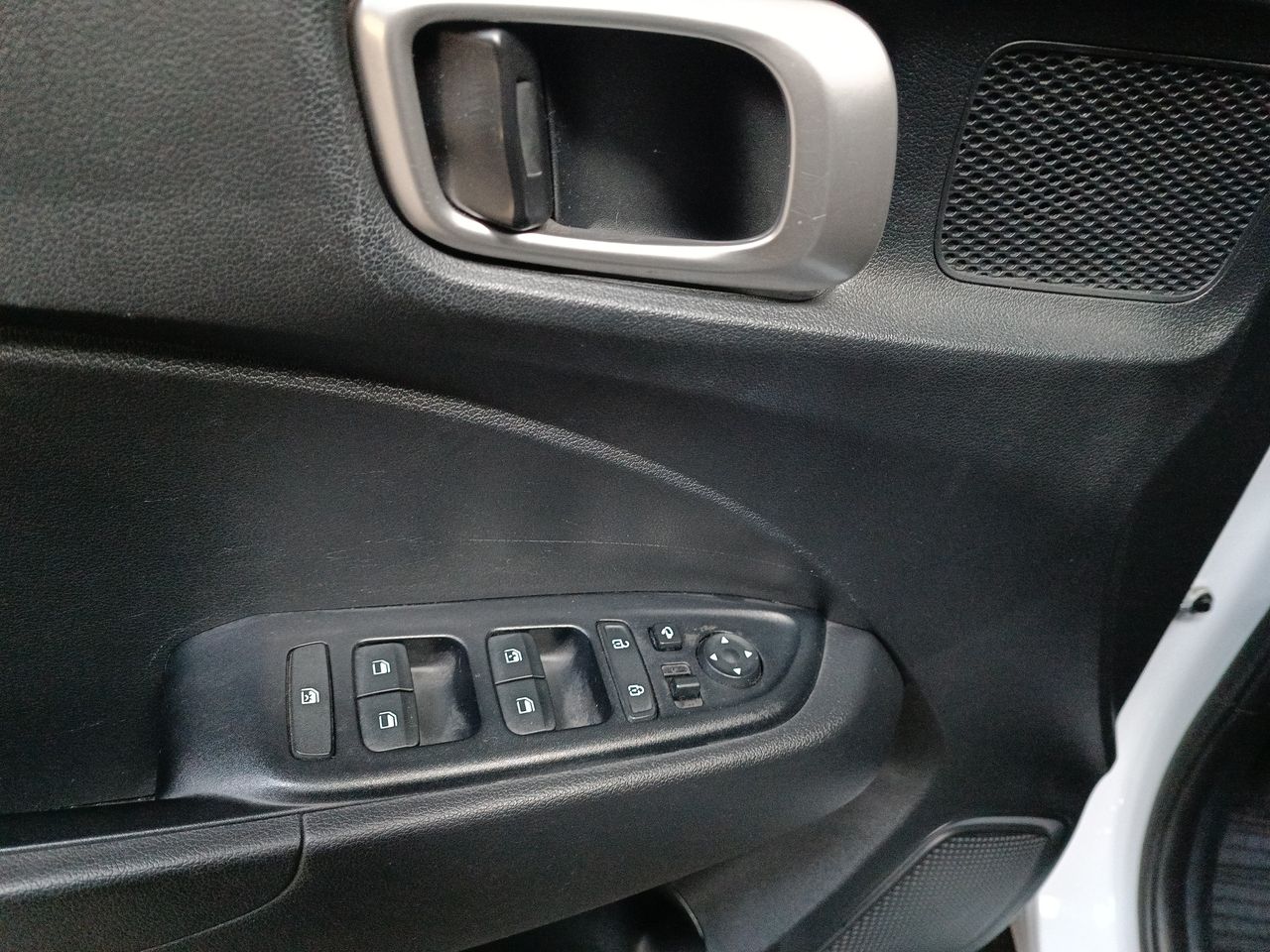 HYUNDAI - 20