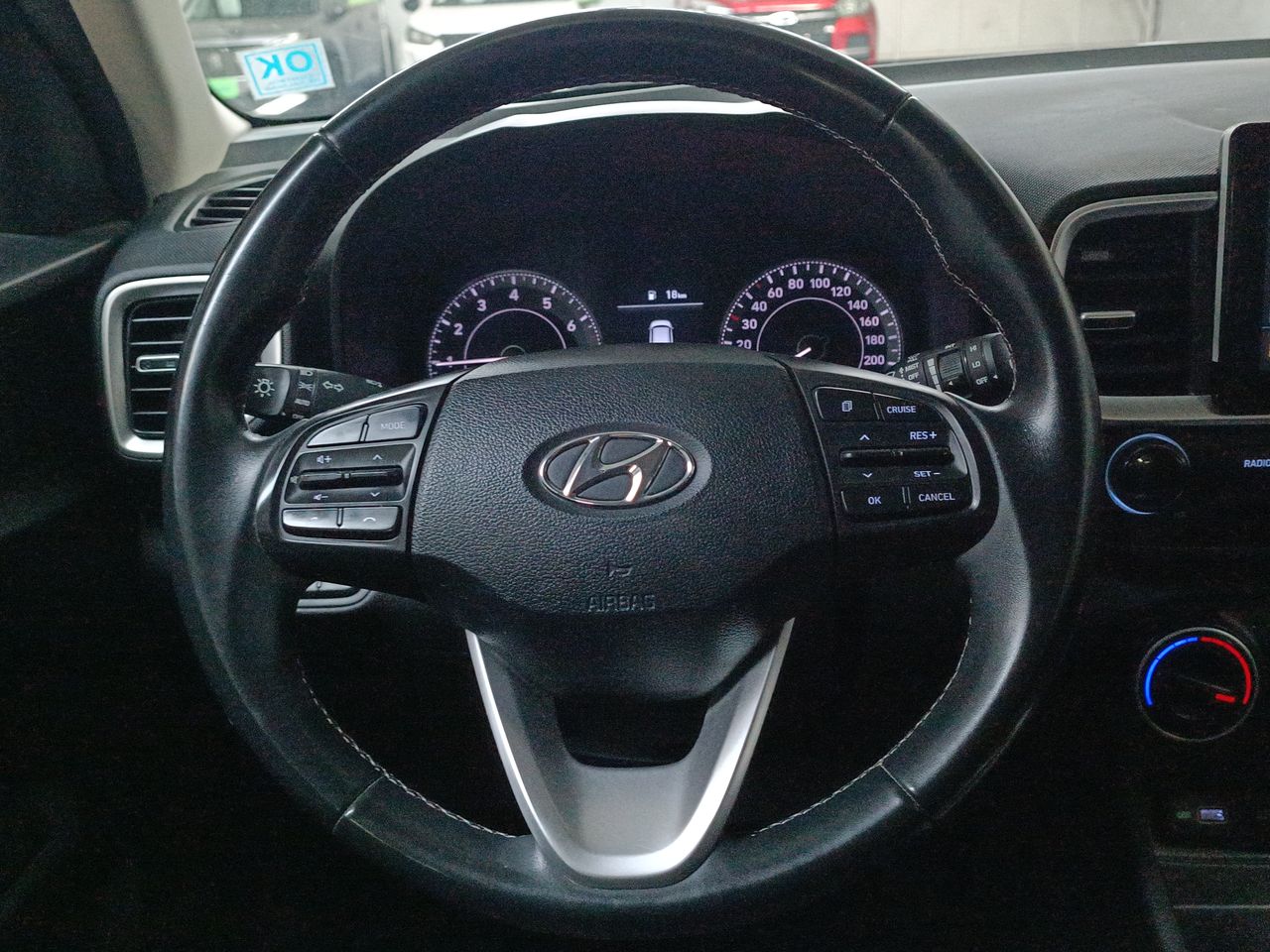 HYUNDAI - 23