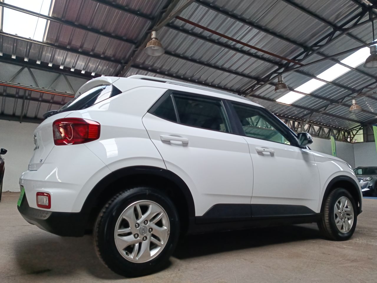 HYUNDAI - 7