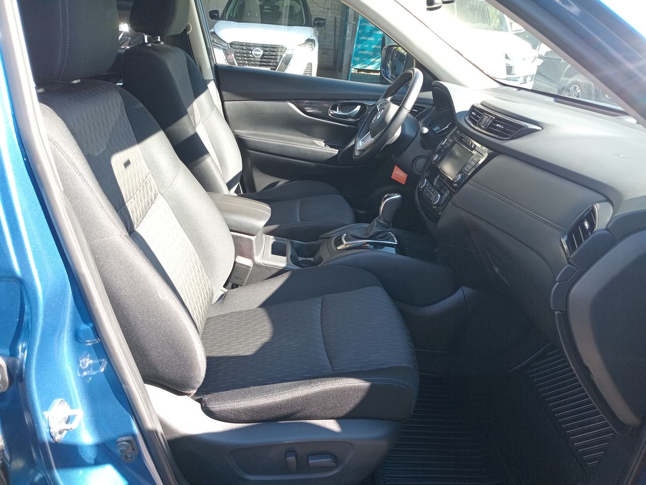 NISSAN - 10