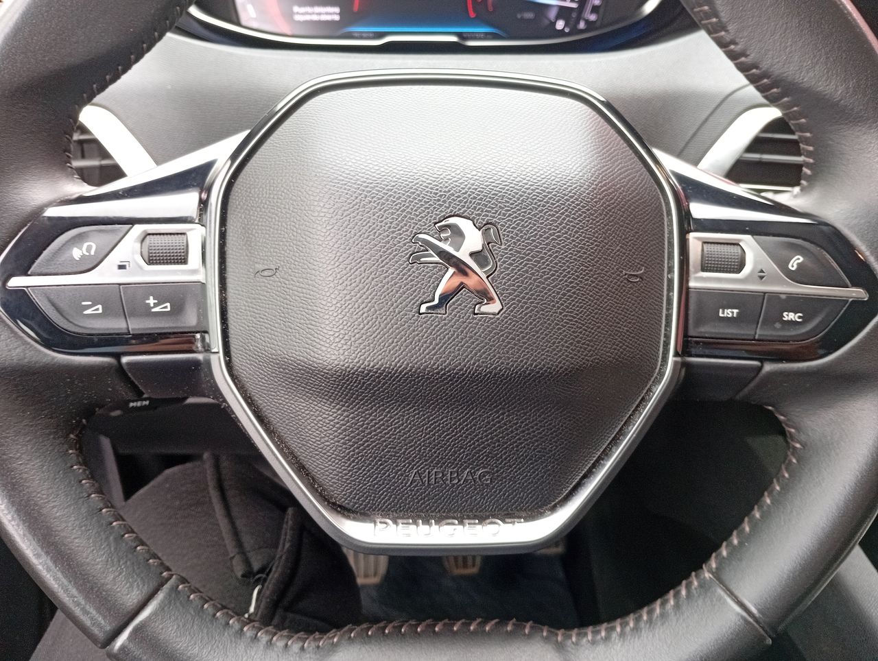 Peugeot 3008 — foto 25 de 34