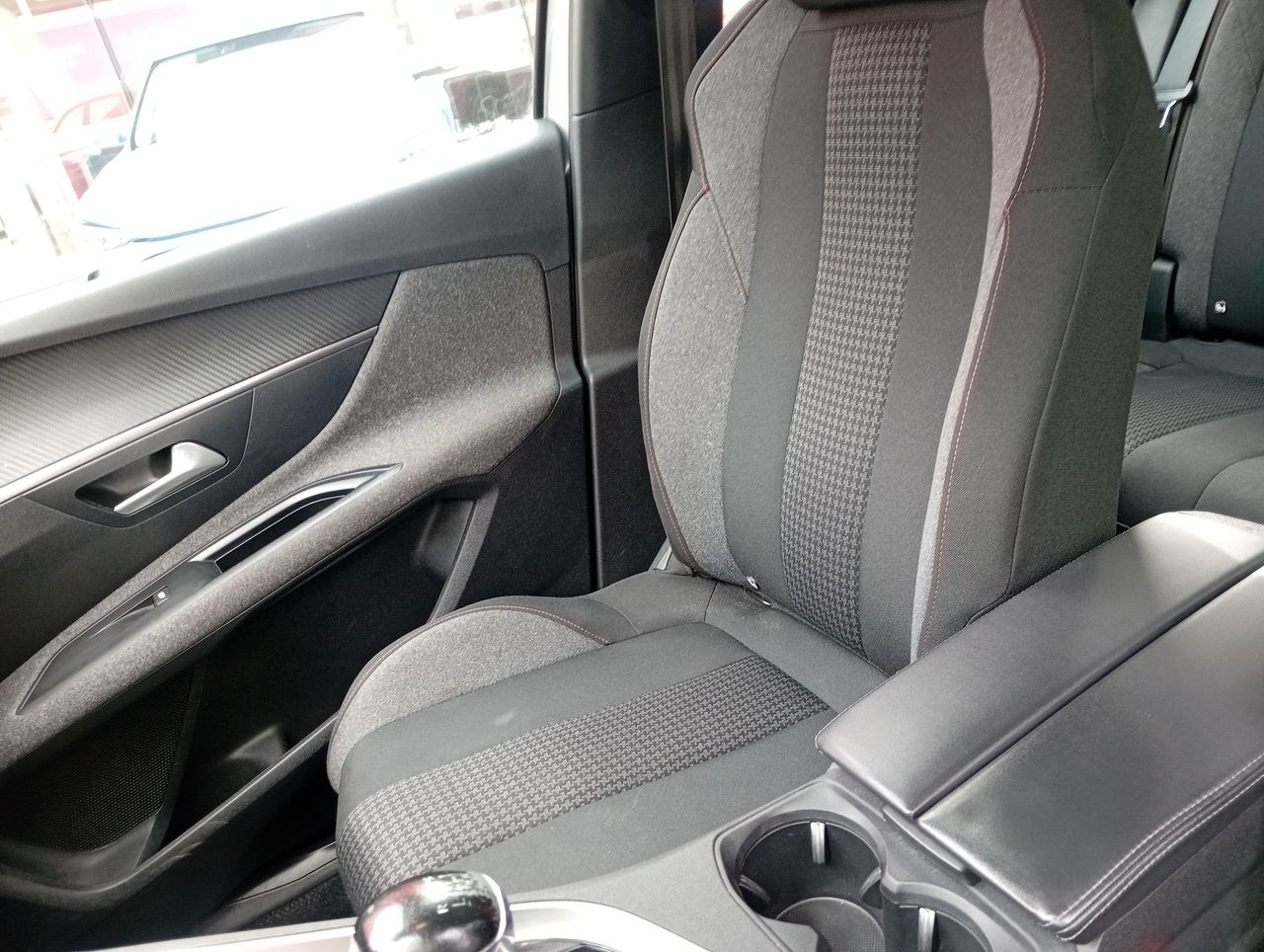 Peugeot 3008 — foto 32 de 34