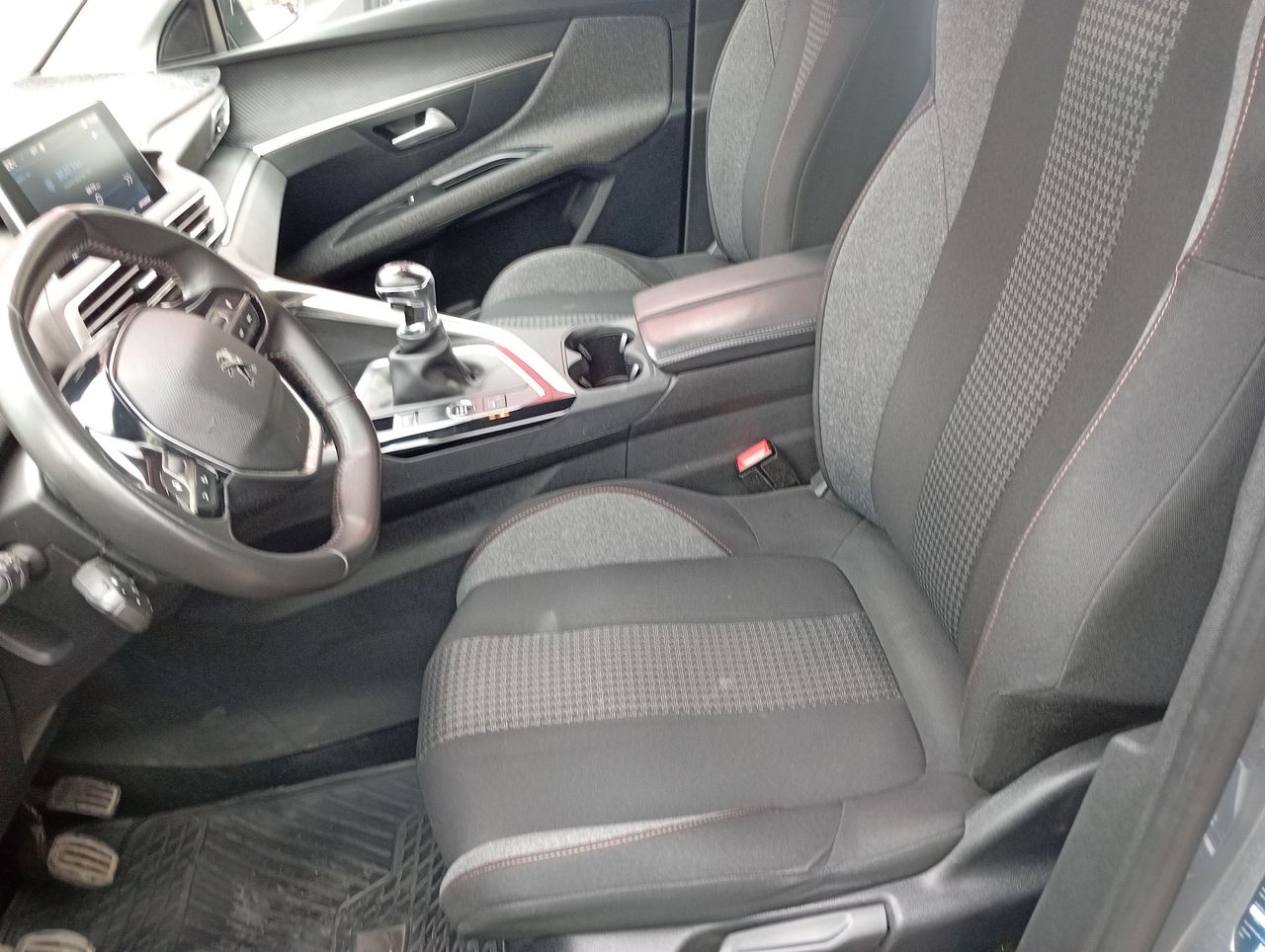 Peugeot 3008 — foto 23 de 34