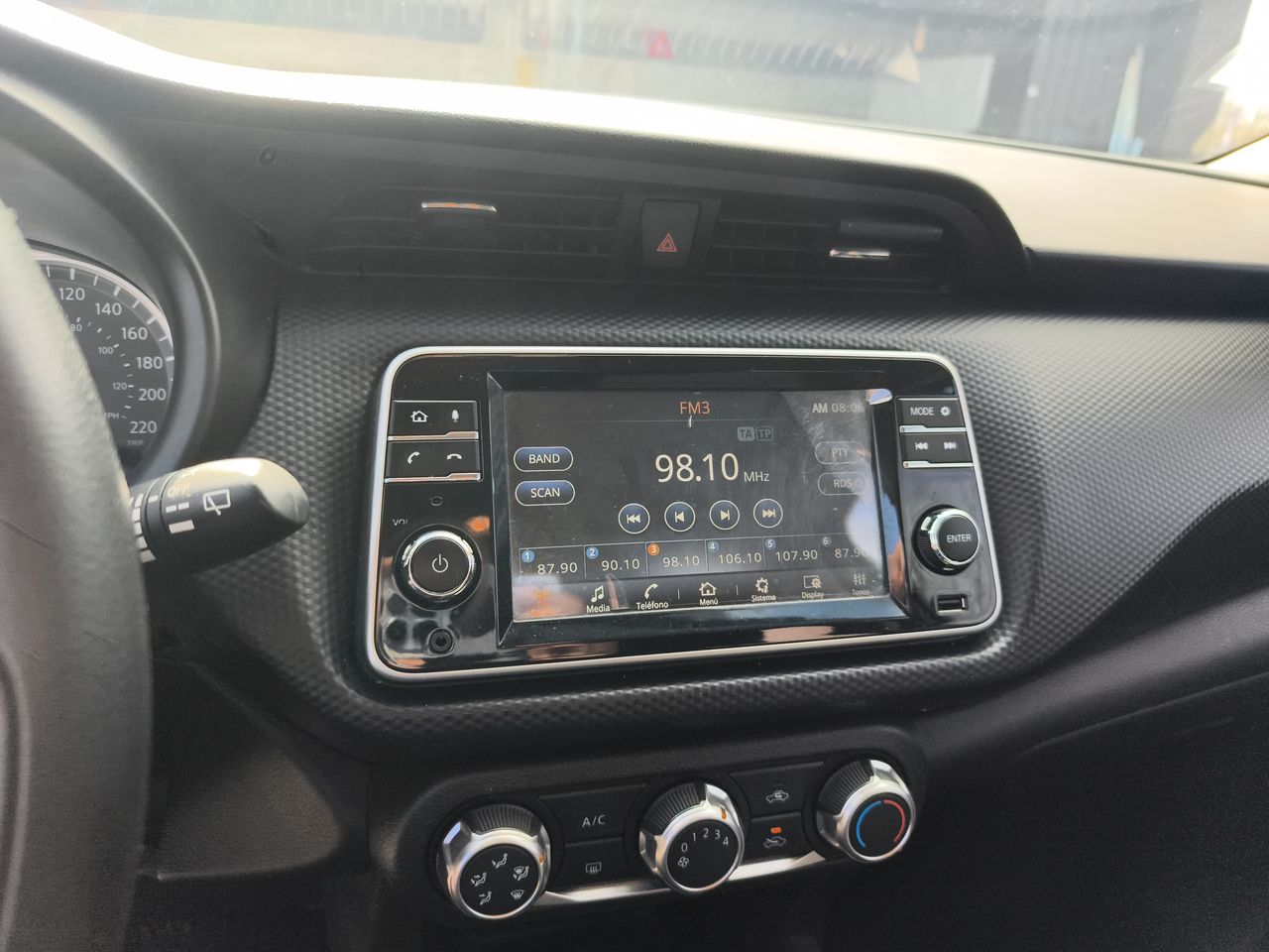 Nissan Kicks — foto 18 de 24