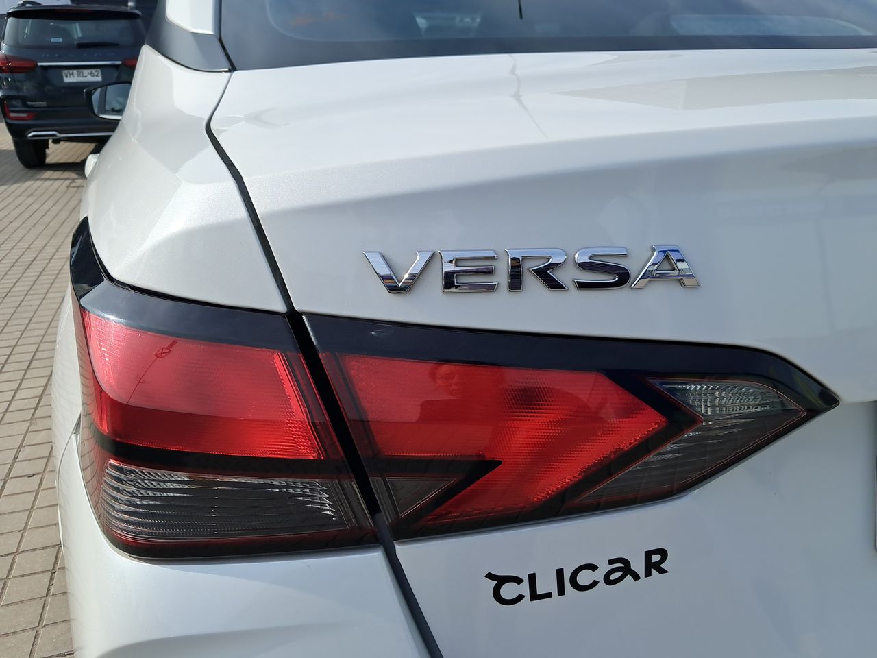 NISSAN - 12