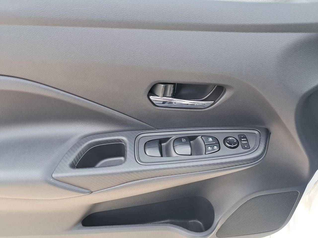 NISSAN - 14