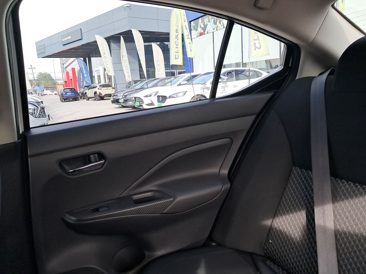 NISSAN - 4