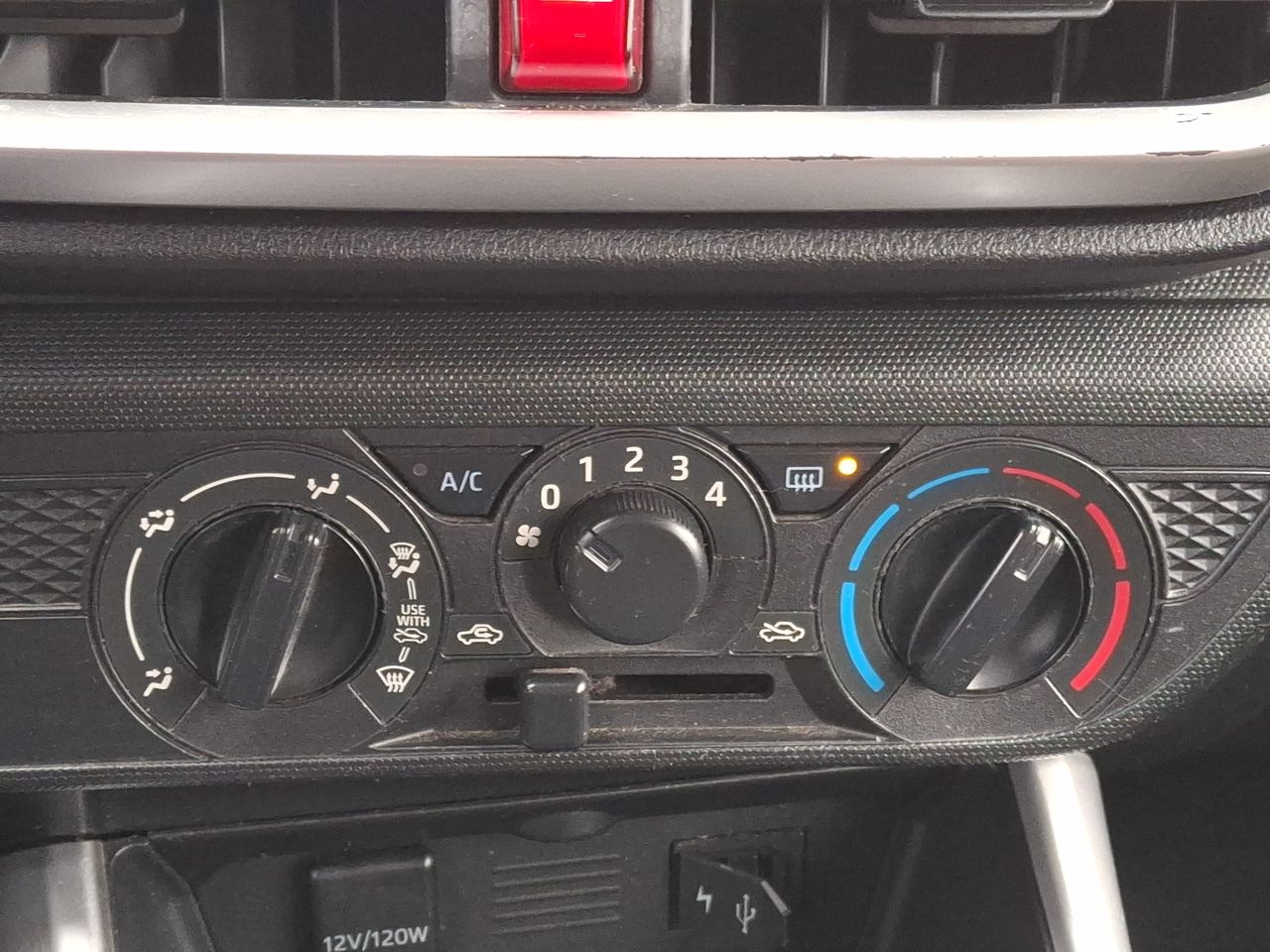 Toyota Raize — foto 21 de 25