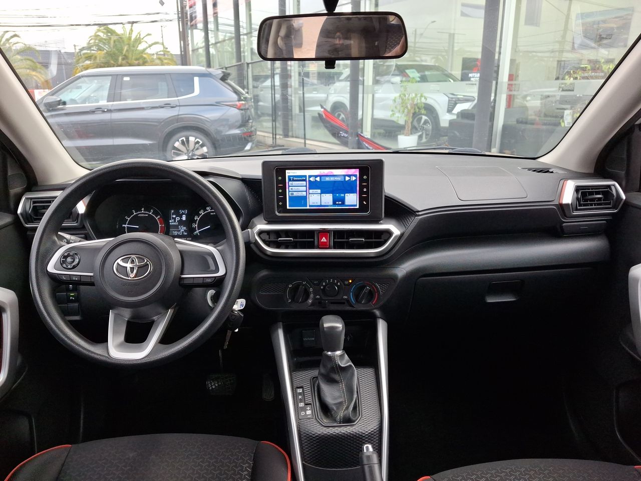 Toyota Raize — foto 23 de 25