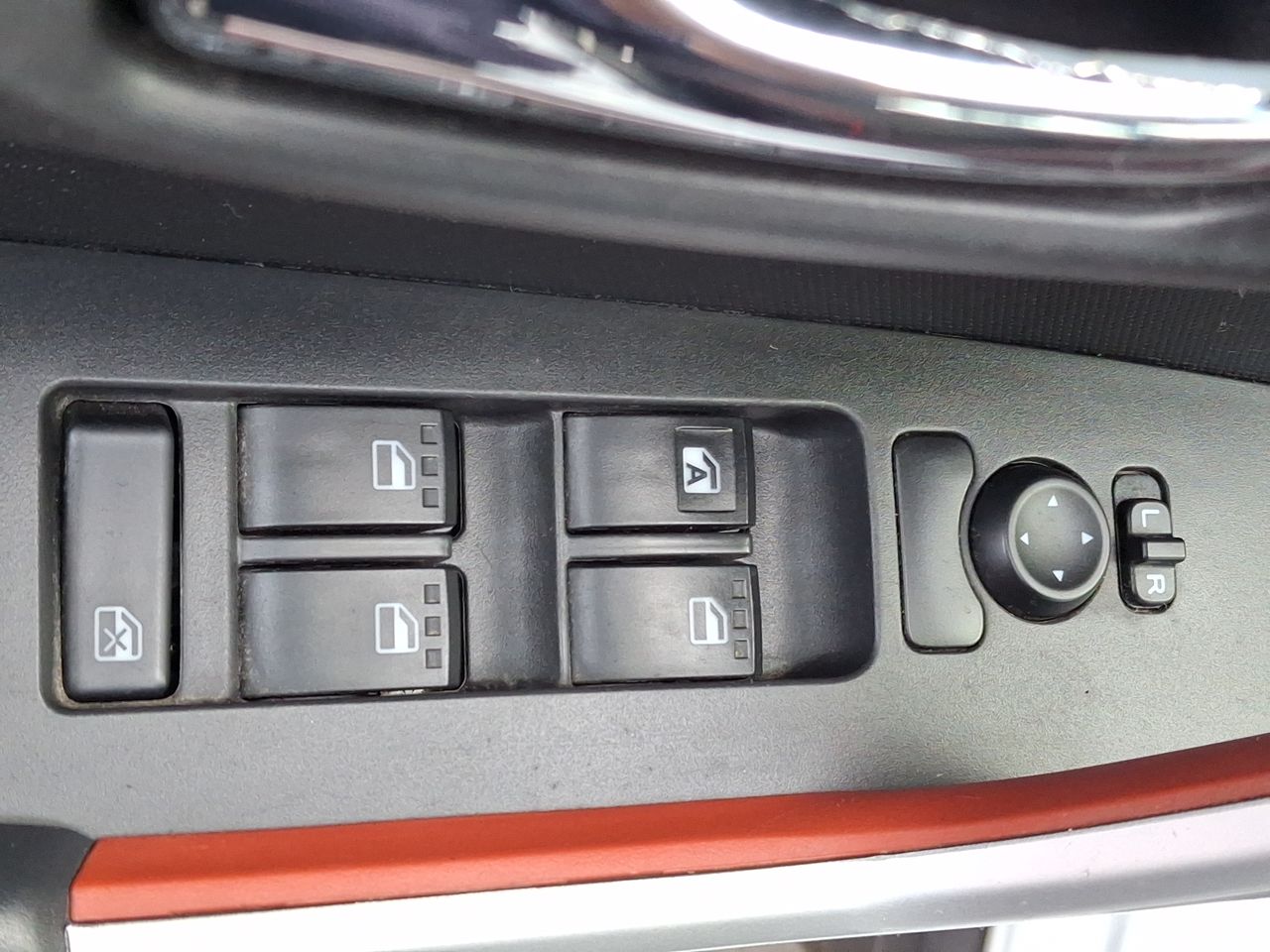 Toyota Raize — foto 14 de 25