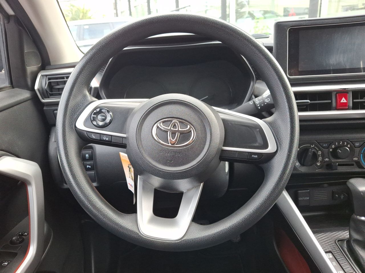 Toyota Raize — foto 16 de 25