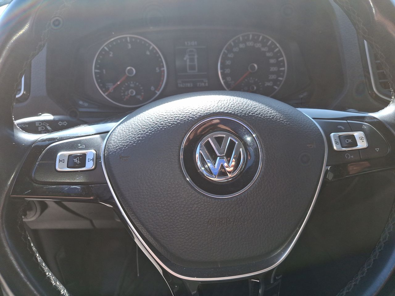 VOLKSWAGEN - 27