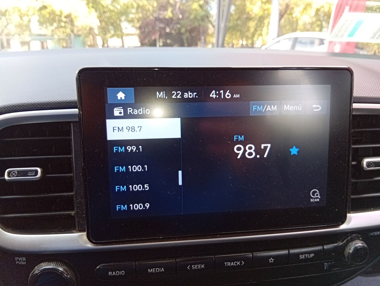 HYUNDAI - 24