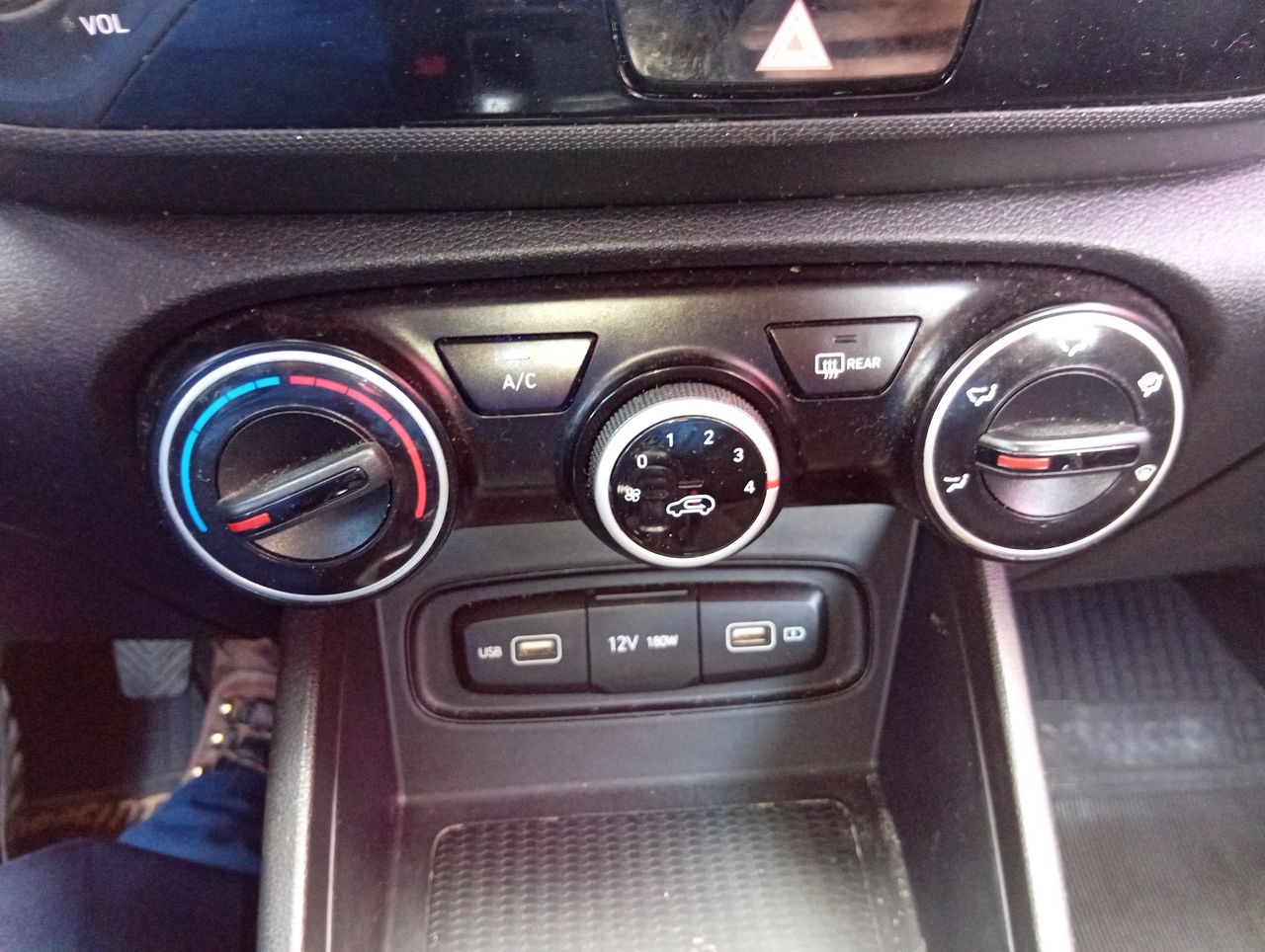 HYUNDAI - 26
