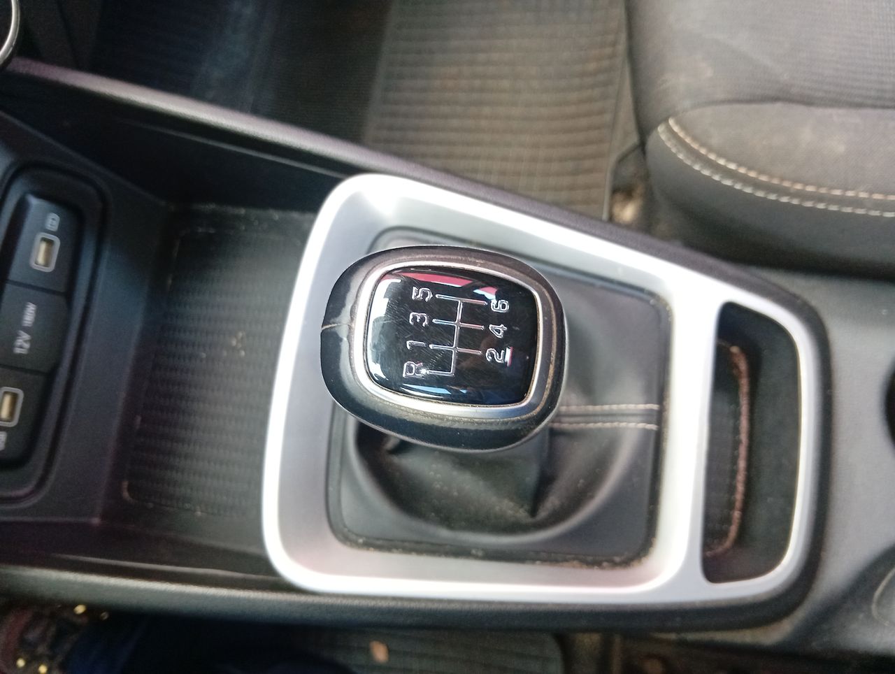 HYUNDAI - 27