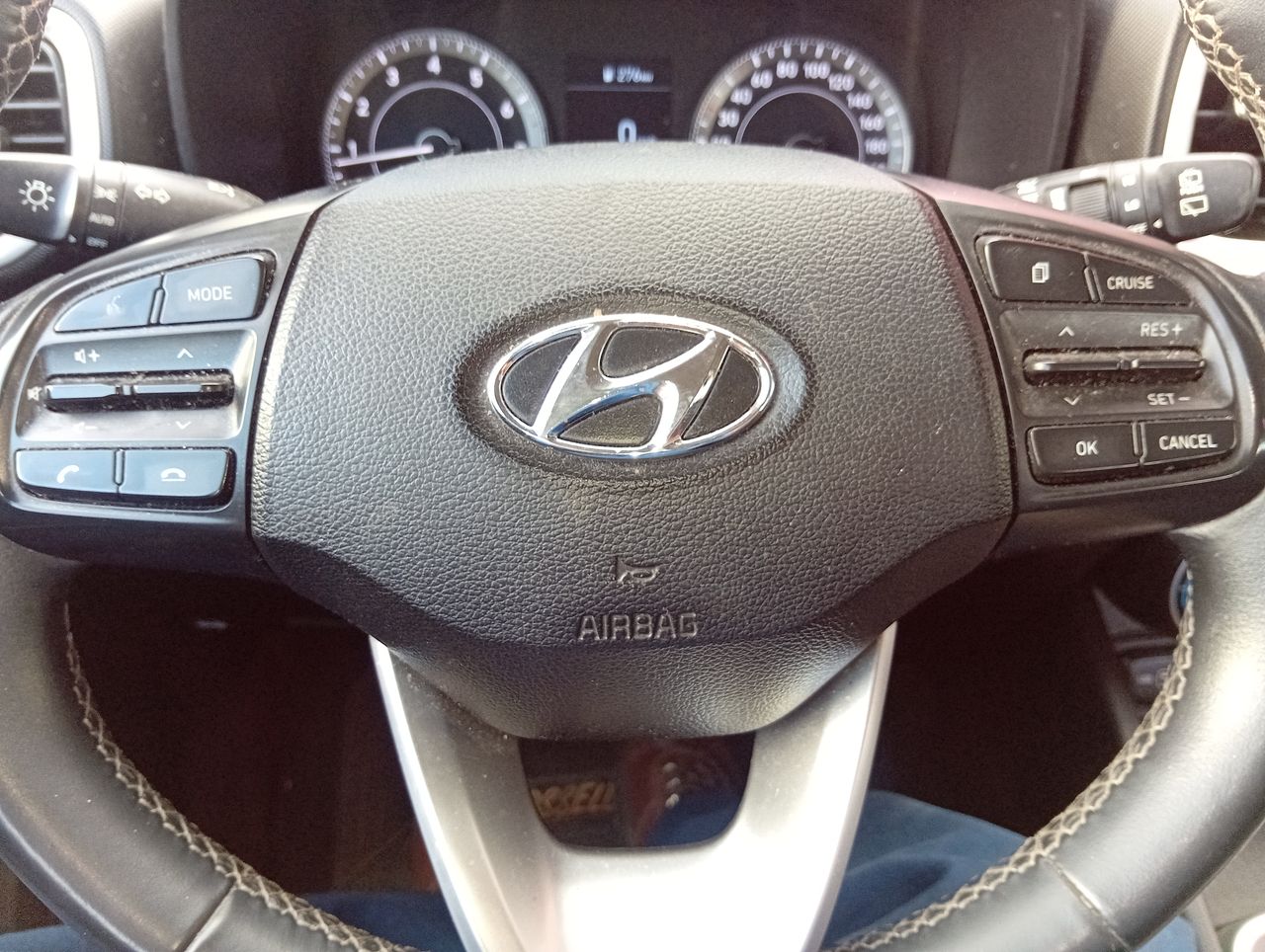HYUNDAI - 22
