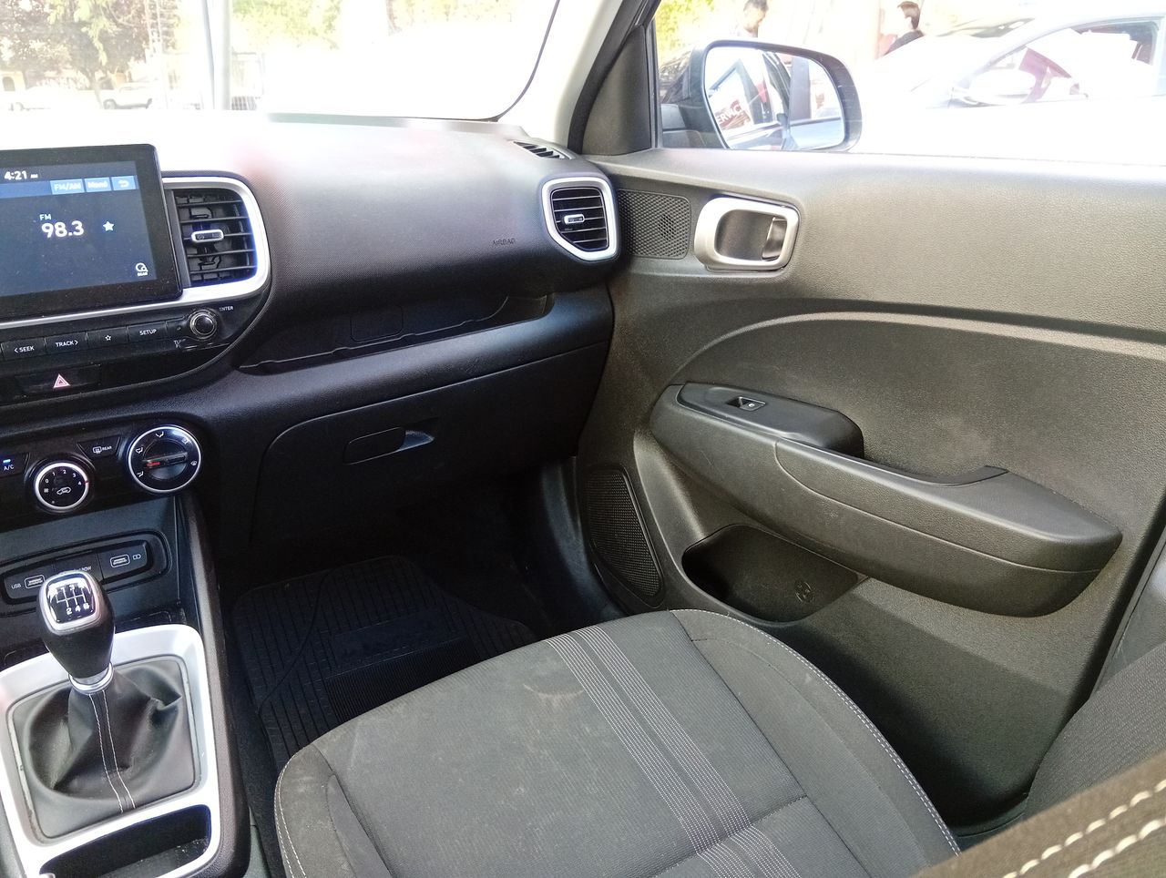 HYUNDAI - 10