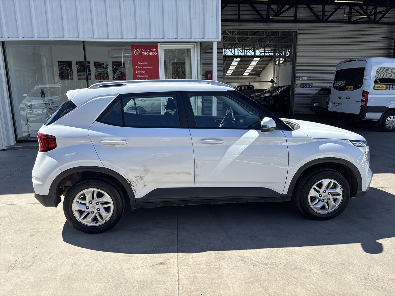 HYUNDAI - 7