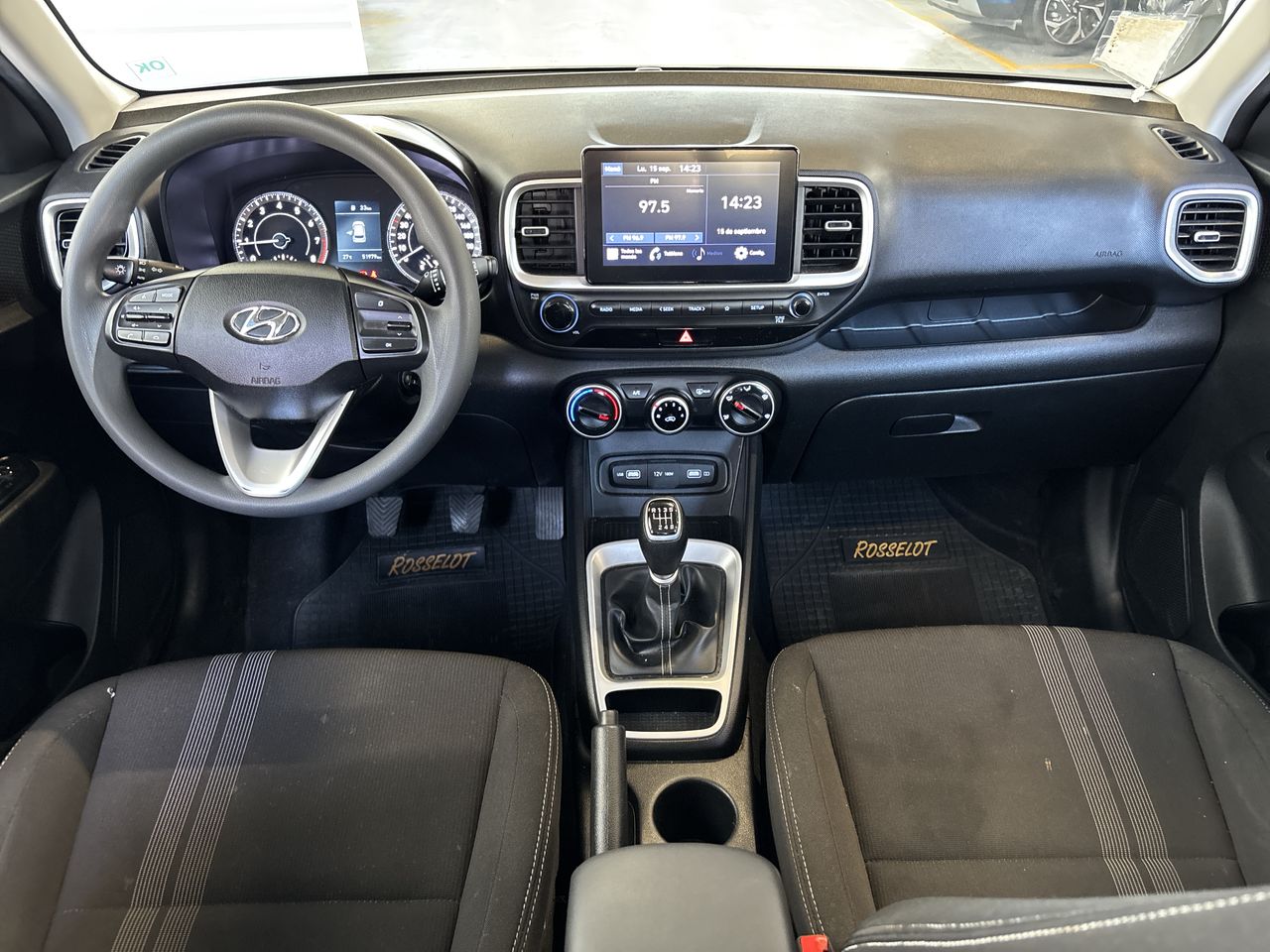 HYUNDAI - 8