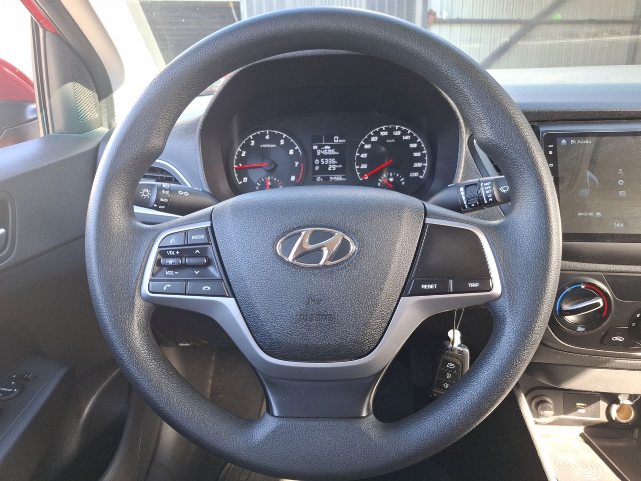 HYUNDAI - 24