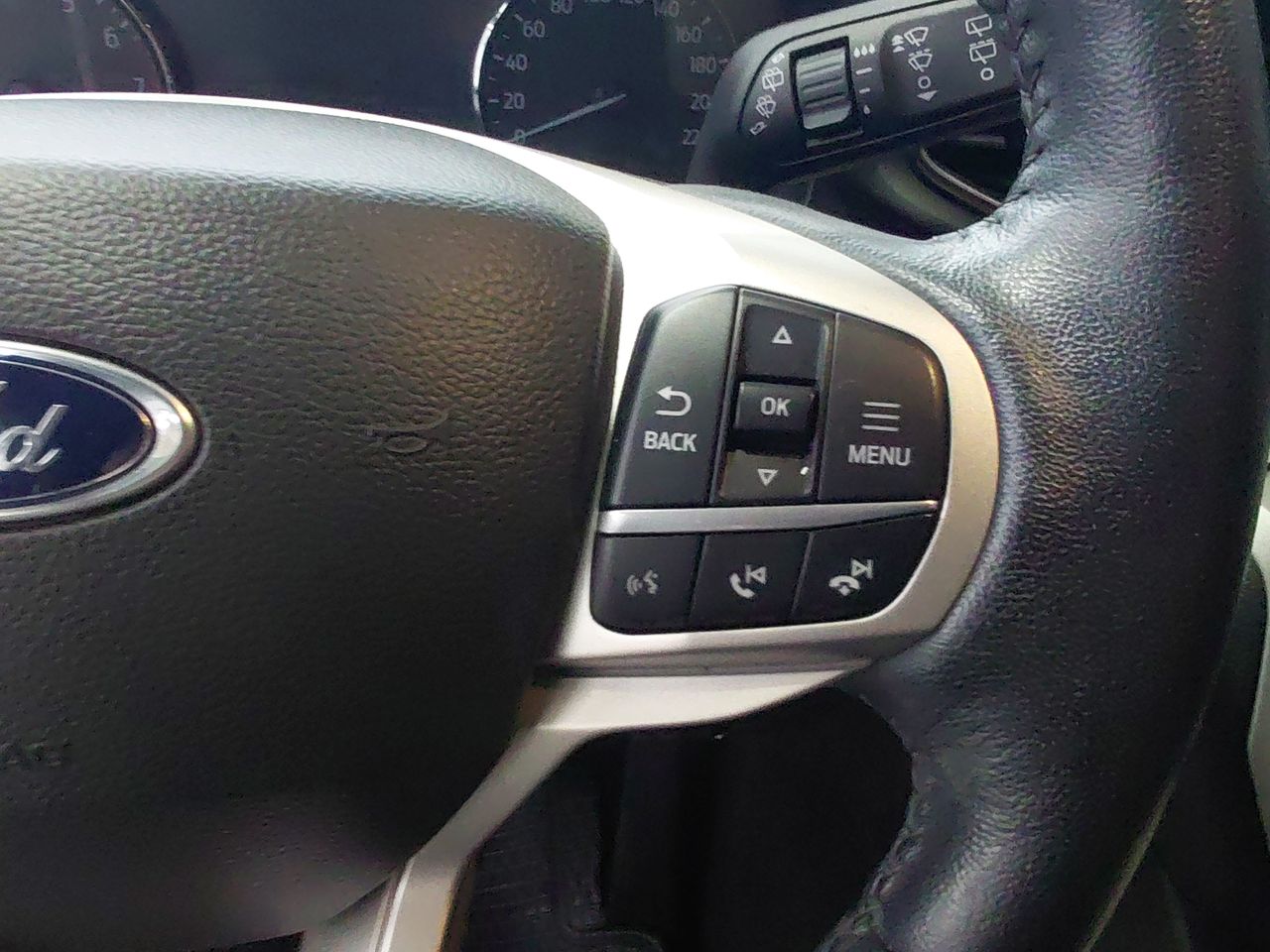 Ford Explorer — foto 19 de 28