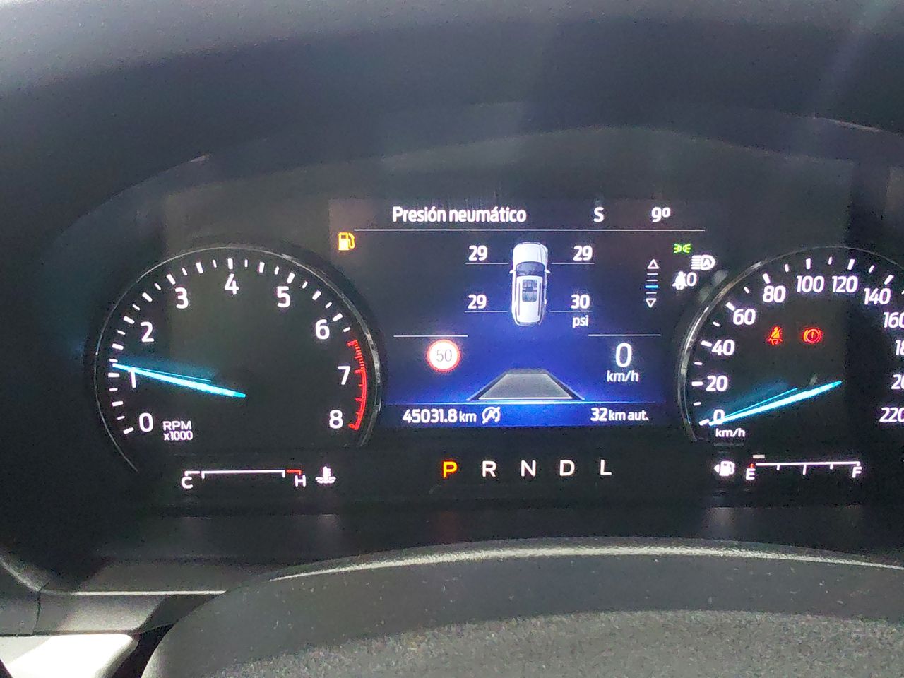 Ford Explorer — foto 20 de 28