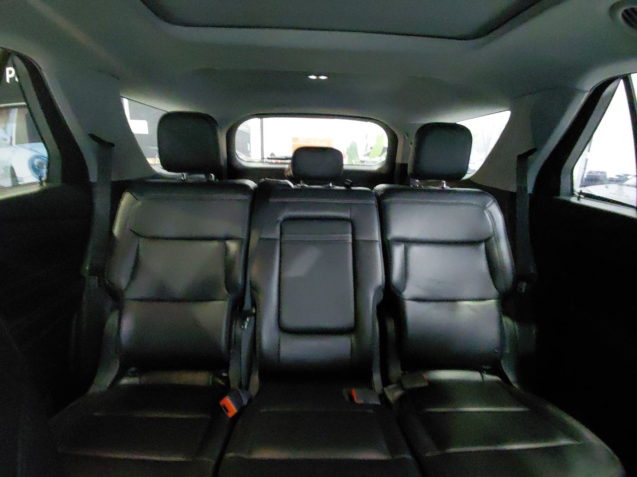 Ford Explorer — foto 28 de 28