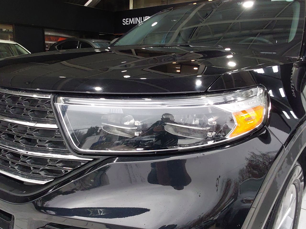 Ford Explorer — foto 12 de 28