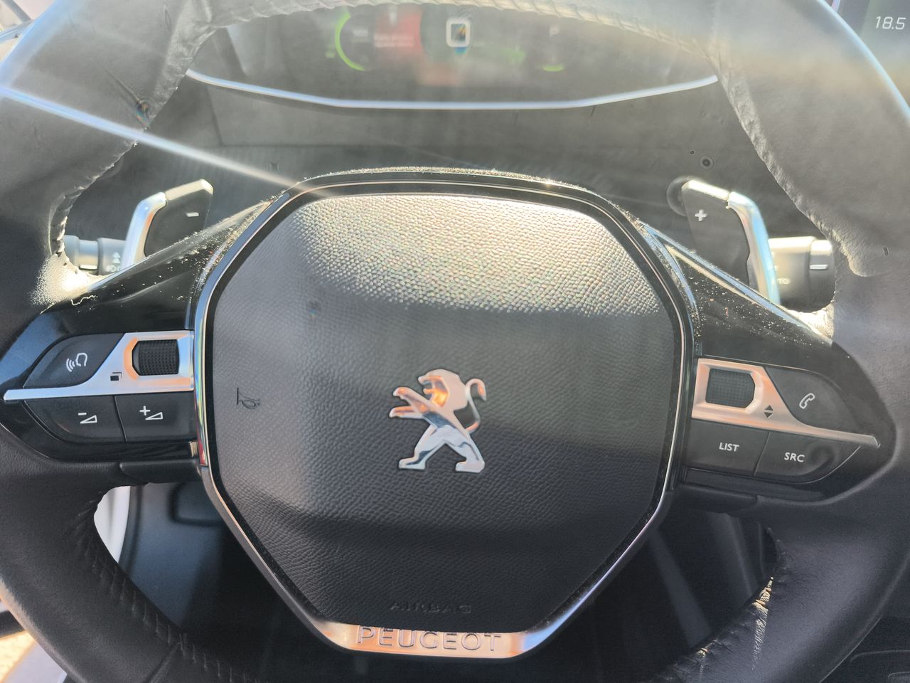 Peugeot 2008 — foto 25 de 33