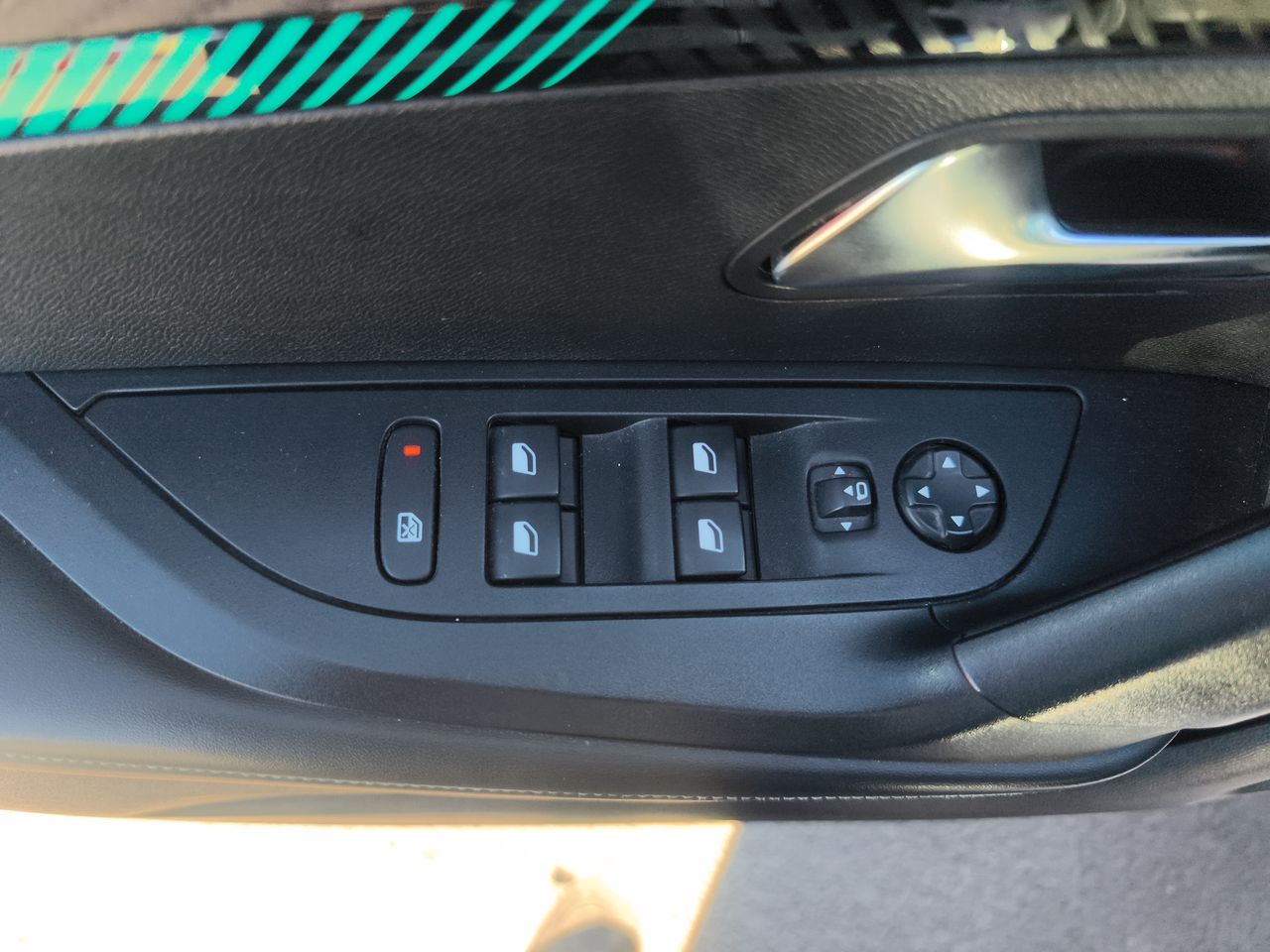 Peugeot 2008 — foto 21 de 33